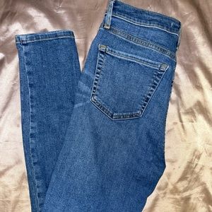 High waisted, ripped skinny jeans!